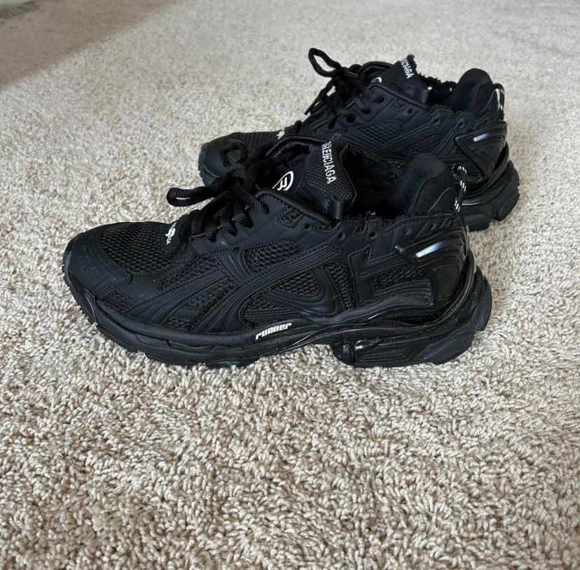 Balenciaga Runners Matte Black