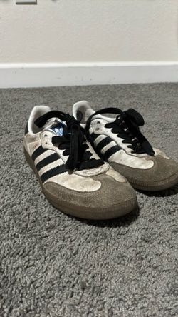 Adidas sambas size 8