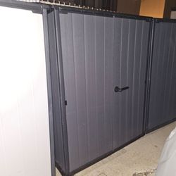 Keter Outdoor Storage Shed, good condition,  shelfs included but not assembled, Price is fine