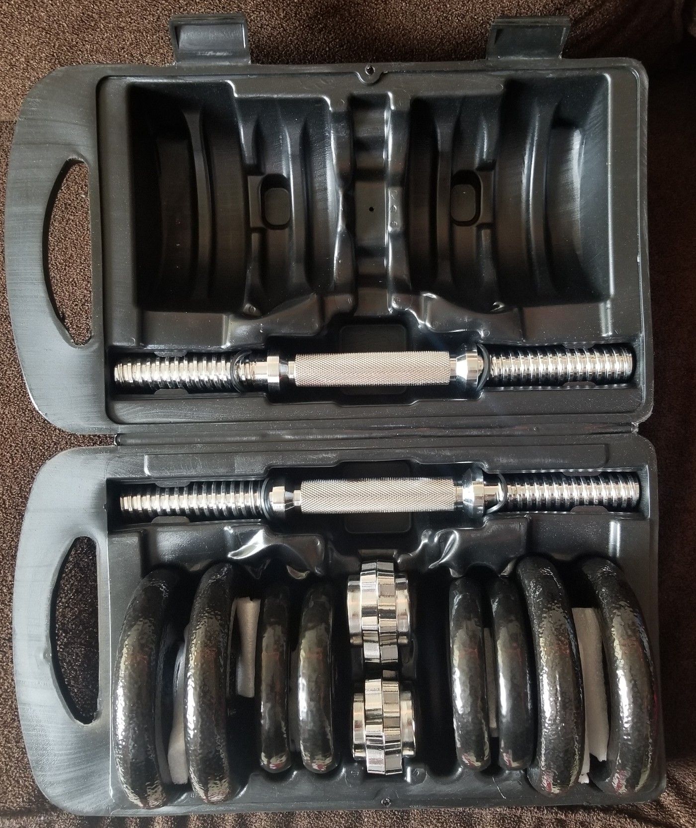 25$ TODAY ONLY!! Cast Iron Dumbells with case