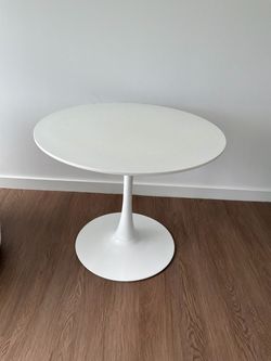 VONLUCE Table