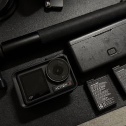DJI Action 4 Adventure Combo