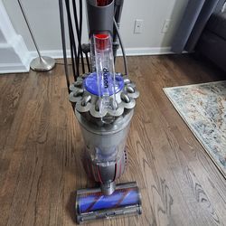 Dyson ball animal 3 upright vacuum with all accessories