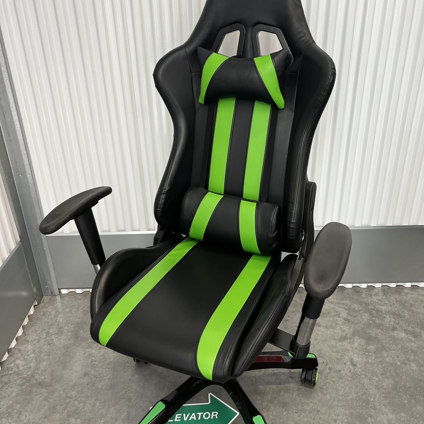 Office/gaming Chairs 