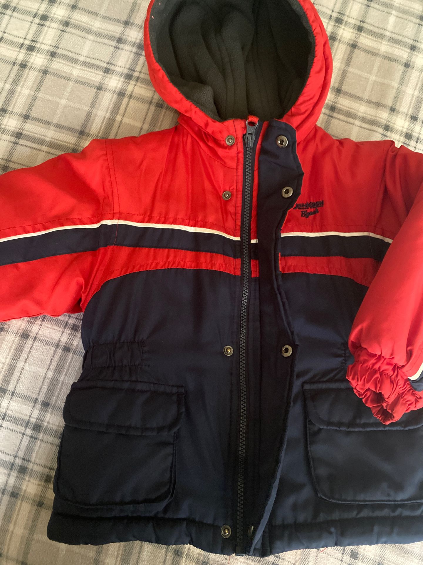 Boys Oshkosh b’gosh size 24months