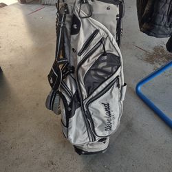 Golf Bag /Very Good Shape And Condition 