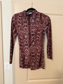 Spirit Halloween Snakeskin Zip-Up Romper Costume – Size Small