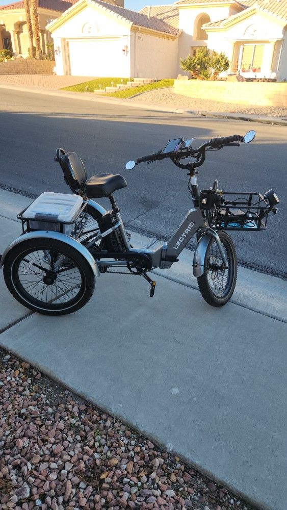 Lectric Foldable Electric Bike 50miles Battery Range