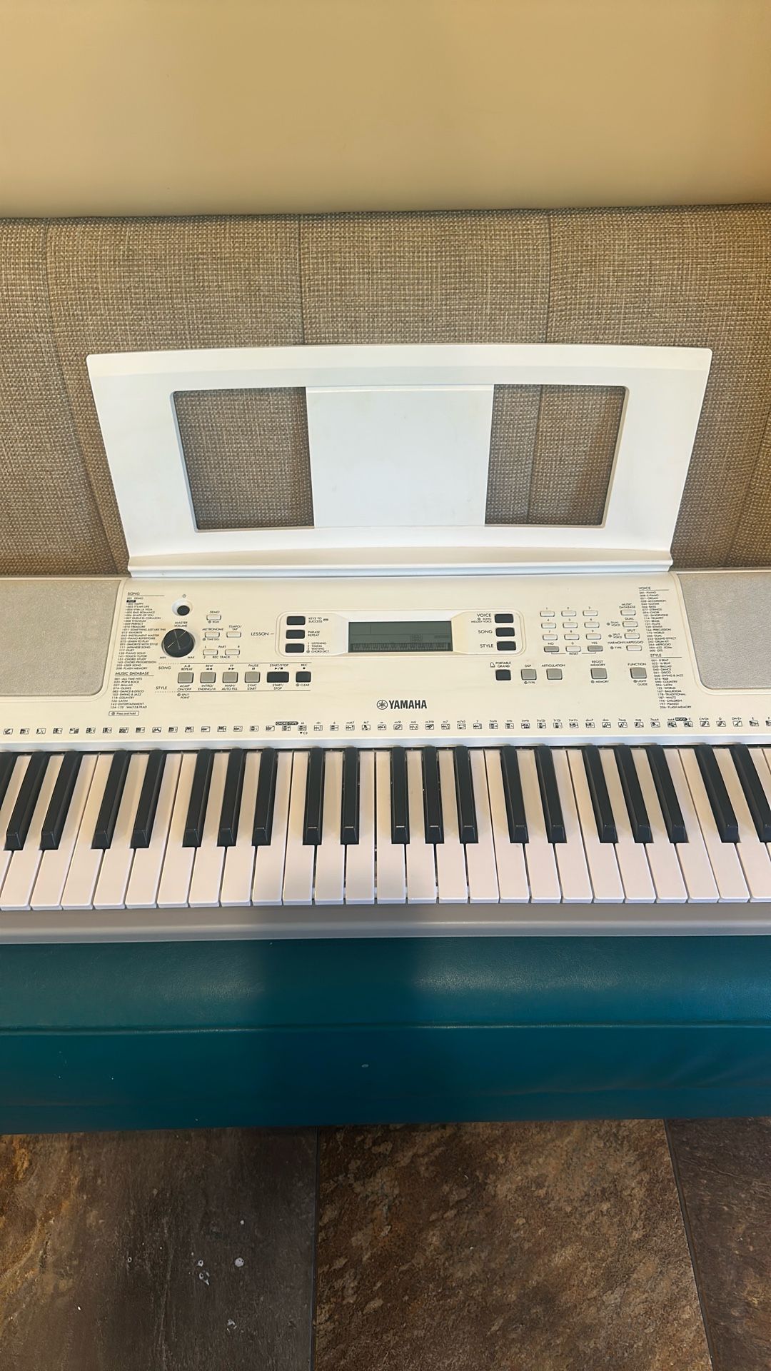 Yamaha Keyboard Piano
