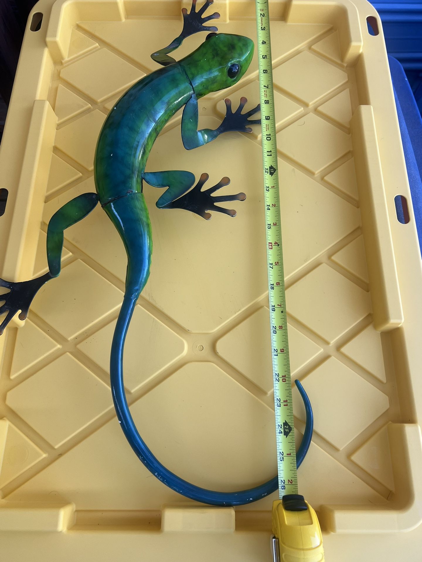 Metal Lizard Art Piece