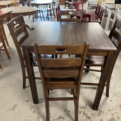 H Top Dining Table With 4 Chairs $275