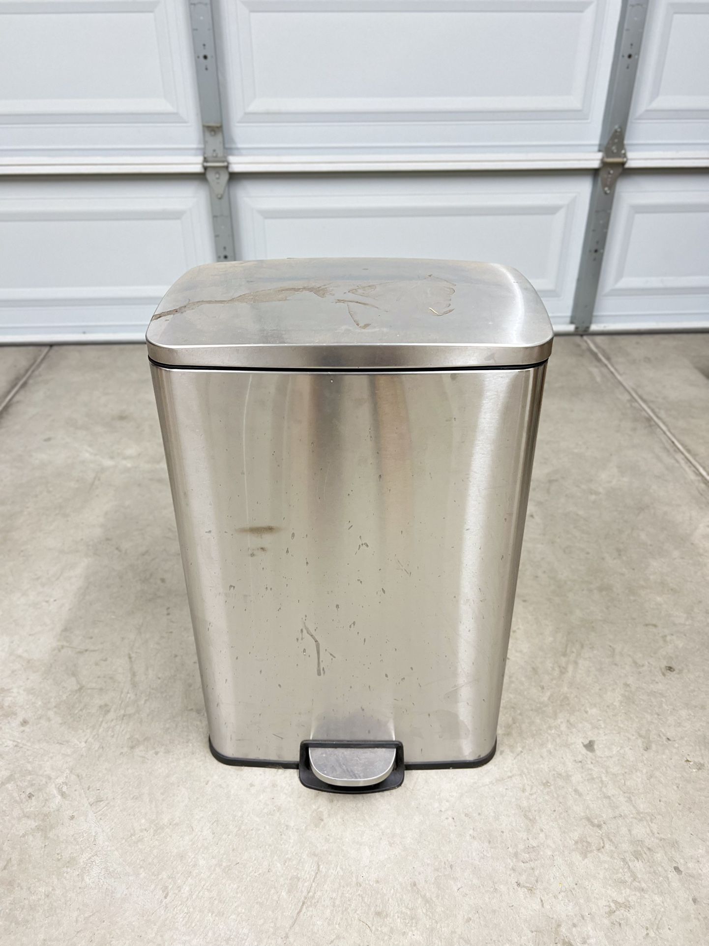 Sulten Step Trash Can, 13 Gallon