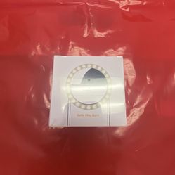 Light for your phone to take selfies