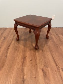 Claw Foot Vintage Style Table 