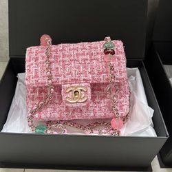 Designer pink chain bag