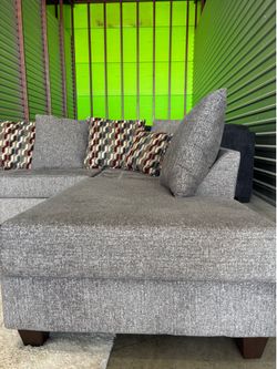 Grey sectional sofa couch (DELIVERY AVAILABLE)