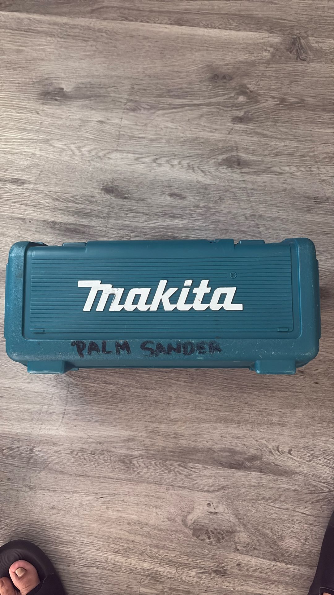 Makita 2 Amp Corded 1/4 Sheet Finishing Sander , Dust Bag, Punch Plate, Hard Case