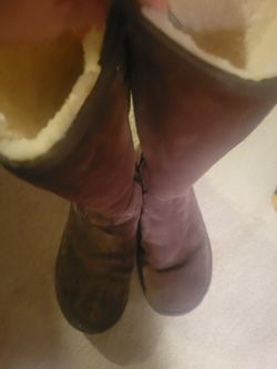 UGGs Sz 9 LADIES