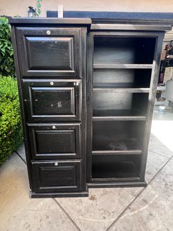 Cabinet/ dresser