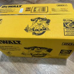 DEWALT  Circular saw