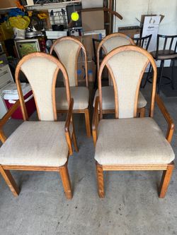 4 dinningroom chairs $40 for set