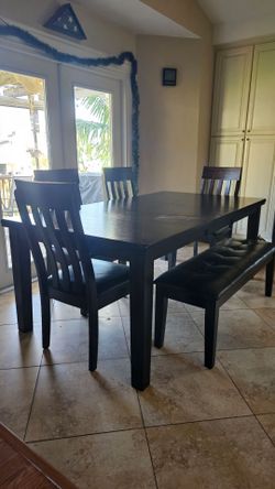 Extendable table