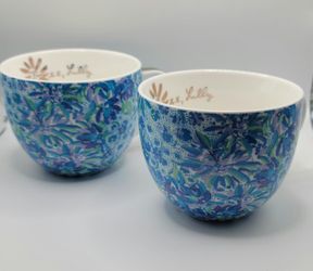 PAIR OF LILLY PULTZER MUGS