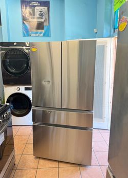 💐 Mother's Day Sale 💝 LG 26 Cu.Ft. Counter Depth Refrigerator with internal water and ice dispenser