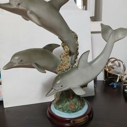 New ,  17 In Dolphin family statue From The Crosa Collection $25