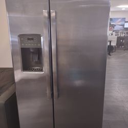 Refrigerator GE French Doors With Water And Ice Maker 