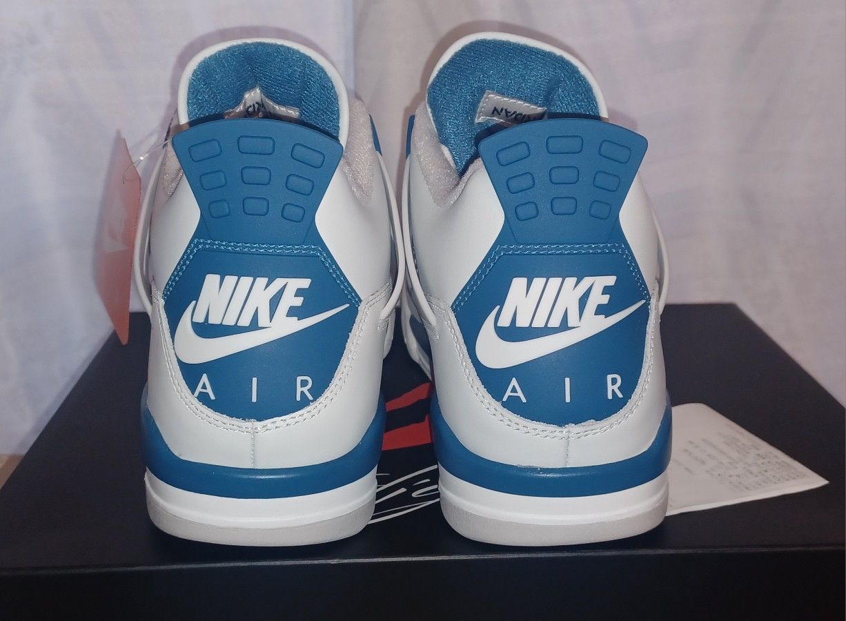 AIR JORDAN RETRO 4 MILITARY BLUE SIZE 11 DEADSTOCK NEW WITH STORE RECEIPT*** BRED CEMENT FIRE RED
