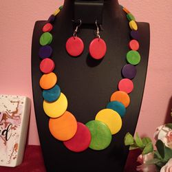 Multi Color 2pc Necklace Set 