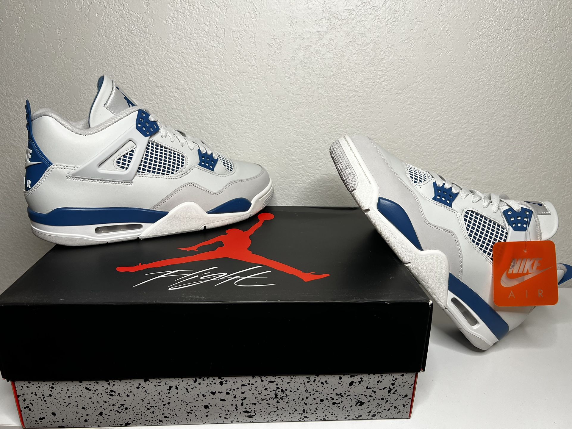 Air Jordan 4 Retro