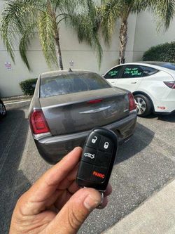Car Keys N Remotes/ Llaves Con Control