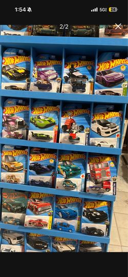 Over 150 hot wheels