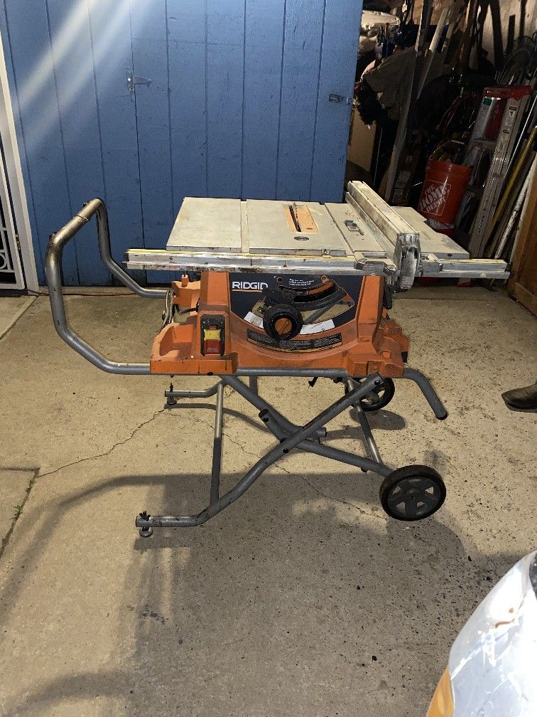 RIGID PORTABLE TABLE SAW