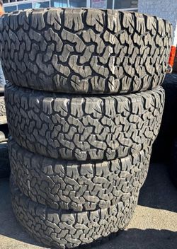 285/65r18Lt BFGOODRICH en perfectas condiciones de vida las 4