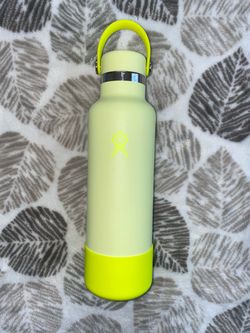 Hydro Flask 21 oz Limited Edition Lemonade Prism Pop Discontinued W/Boot Scuffed