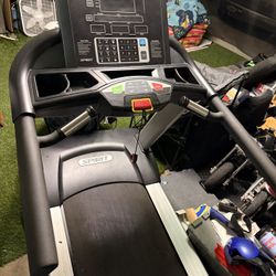 SPIRIT TREADMILL 