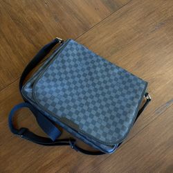 Louis Vuitton Damier Graphite Messenger Bag