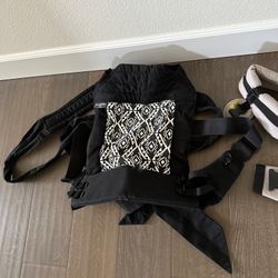 Petunia Pickle Bottom Baby Carrier 