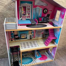 LARGE KIDKRAFT DOLLHOUSE WITH ACCESSORIES - Local Delivery for a Fee - See My Items 