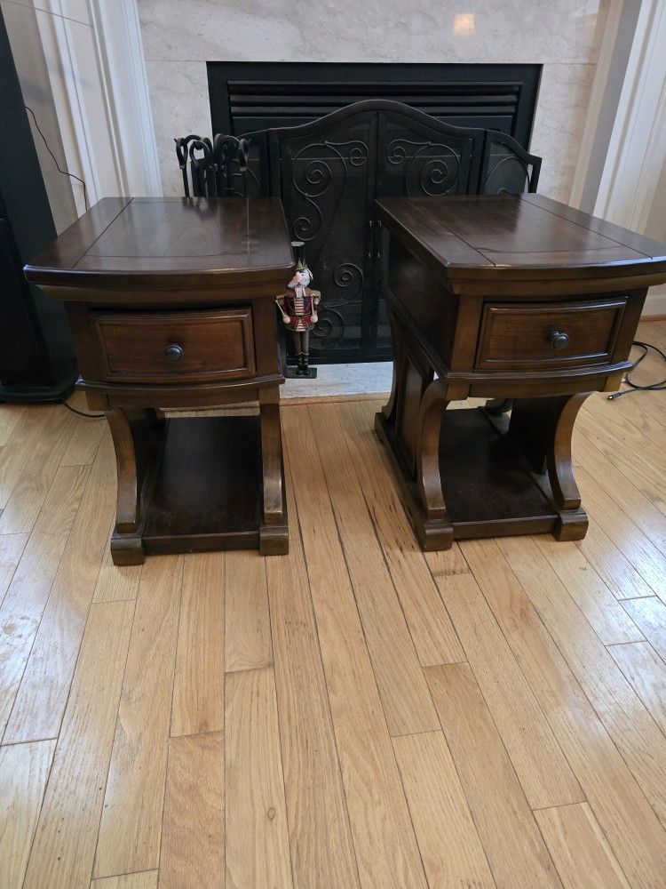 Side Tables N Center Table EXCELLENT Condition ..Free DELIVERY!