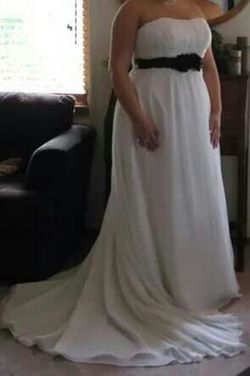 Davids bridal wedding Dress size 18