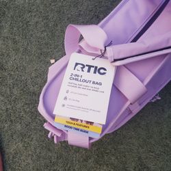 2 in 1 chill out bag.. half bag half cooler