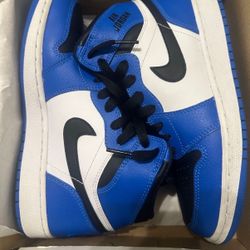 Jordan 1s Size 5y