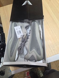 Brand new never worn Adidas Anthony Edwards 1 Sneakers Size 9mens