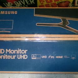 *SAMSUNG* 28" 4K UHD Computer Monitor (Model: U28R550UQN)