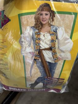 New, Women’s Pirate Costume. Does Not Include Pants Size Plus 16-22