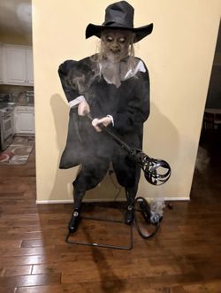 Joseph Crackstone Halloween Animatronic – BONUS Fog Machine Included!